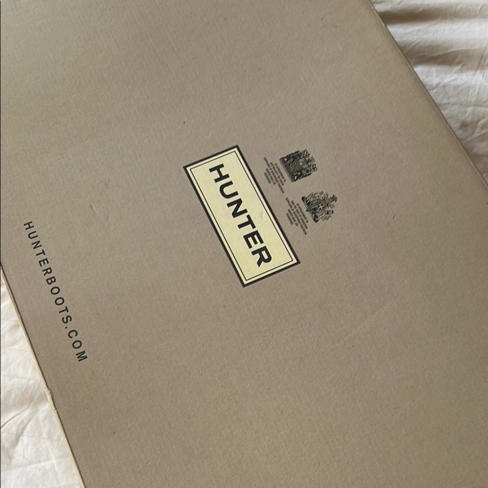 Hunter Tan Boot Packaging
